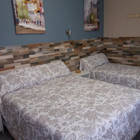 Hostal La Pilarica Paterna Eksteriør billede