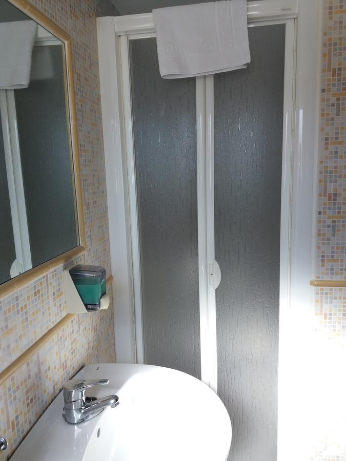 Hostal La Pilarica Paterna Eksteriør billede
