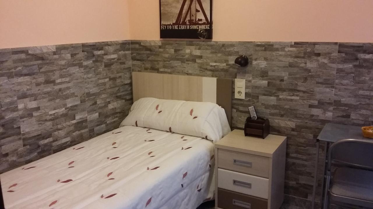 Hostal La Pilarica Paterna Eksteriør billede