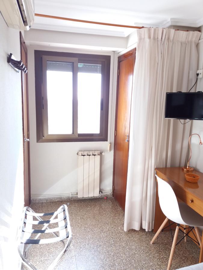 Hostal La Pilarica Paterna Eksteriør billede