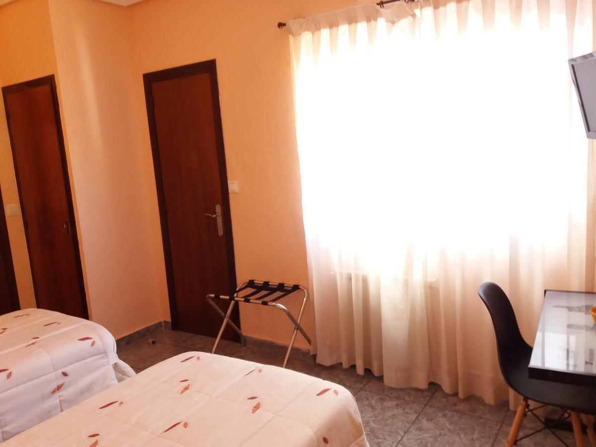 Hostal La Pilarica Paterna Eksteriør billede